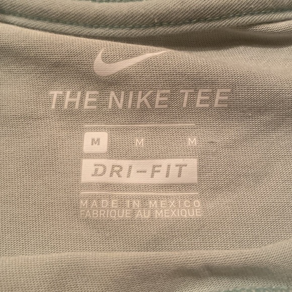 Nike dri-fit t-shirt - Picture 2 of 3